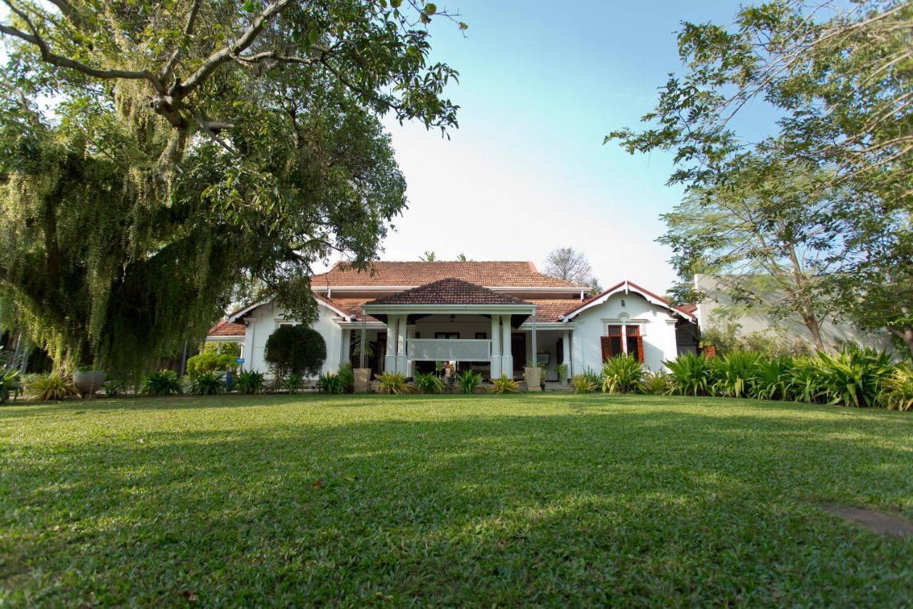 Swanee Grand Hotel Negombo Exterior photo