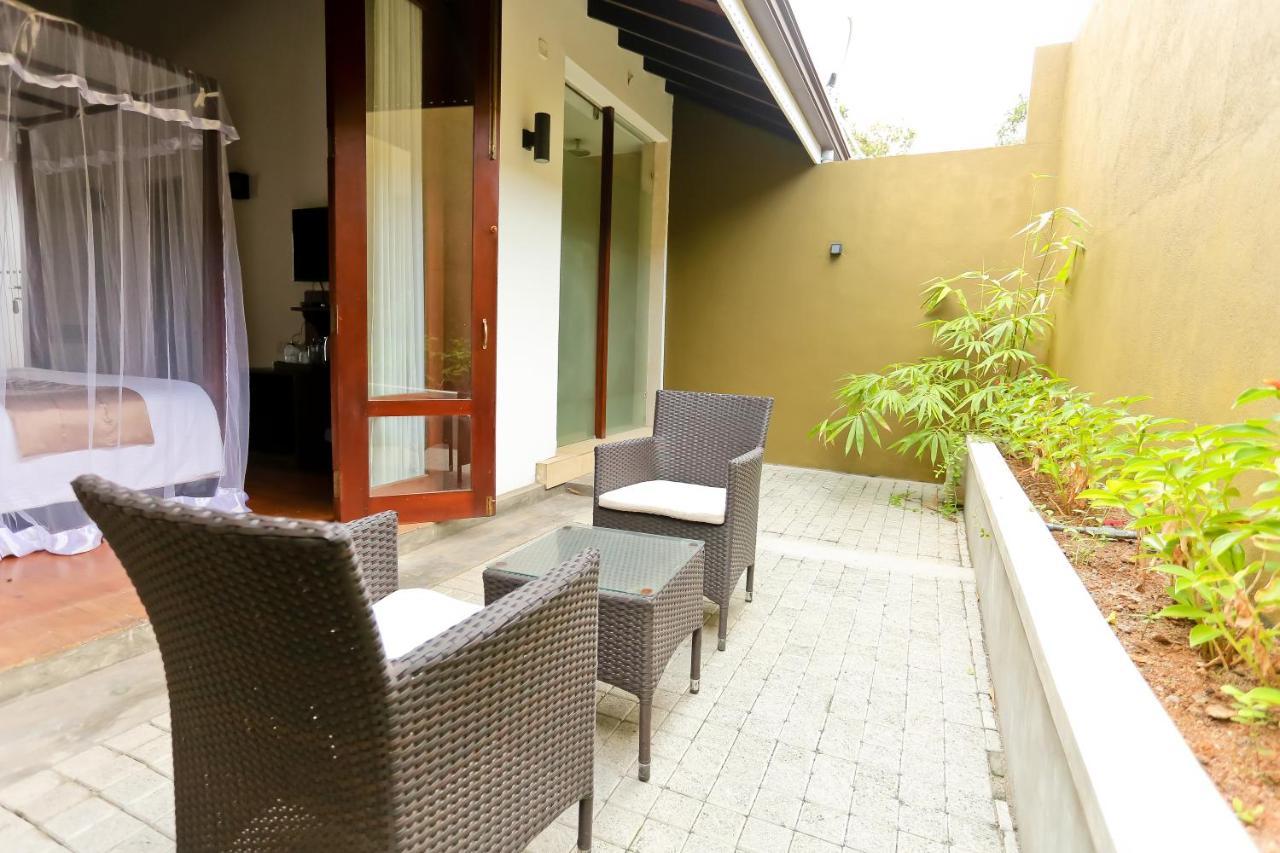 Swanee Grand Hotel Negombo Exterior photo