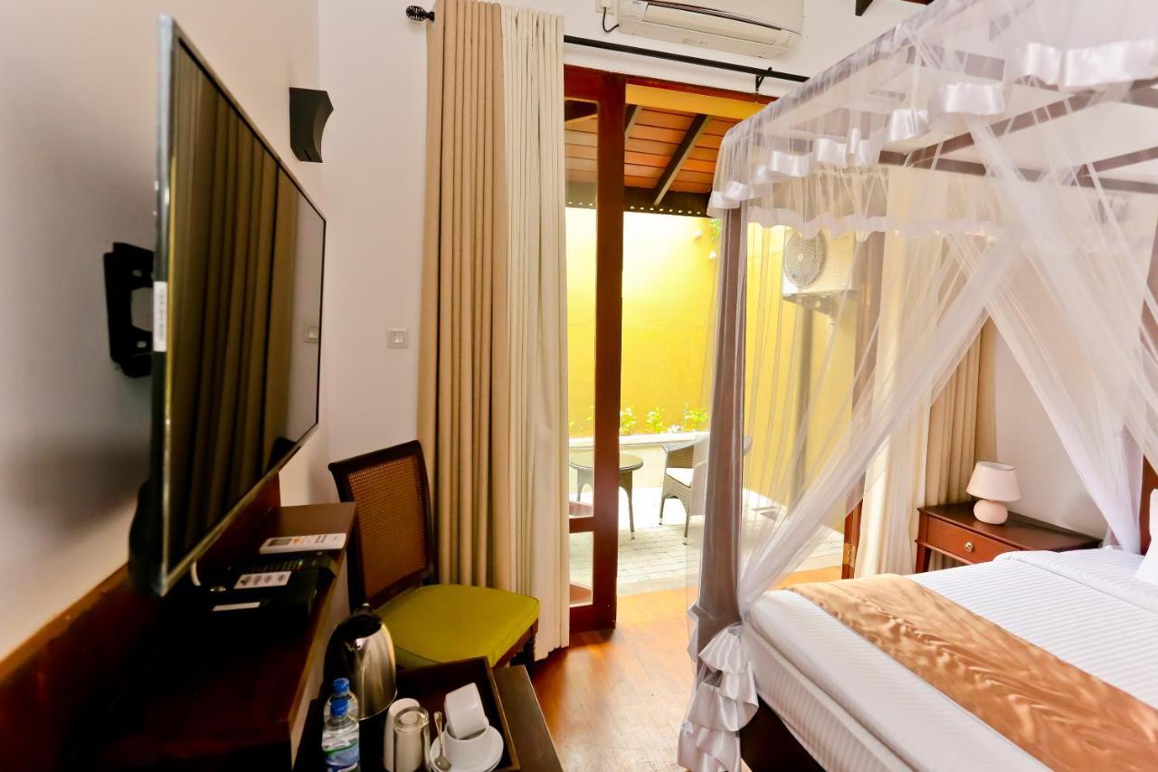 Swanee Grand Hotel Negombo Exterior photo