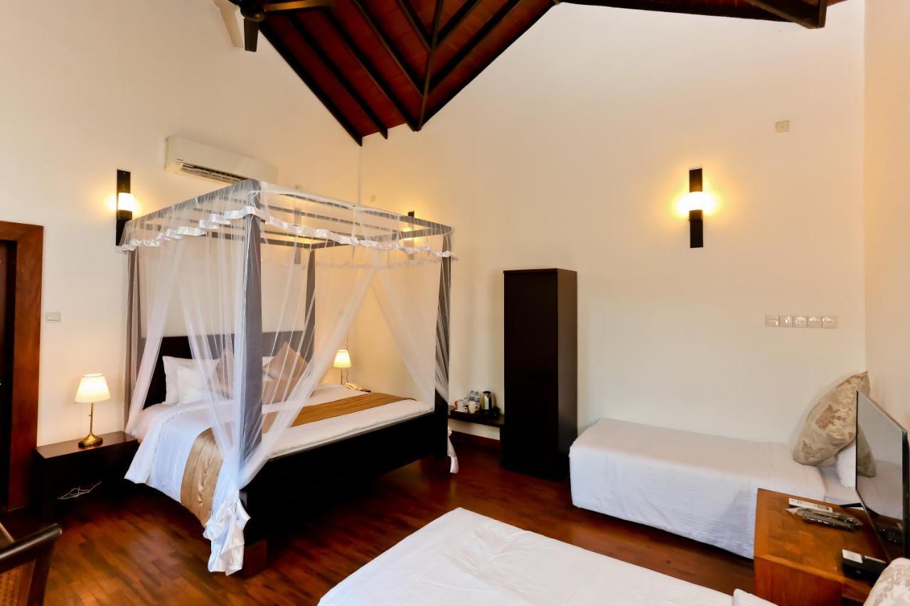 Swanee Grand Hotel Negombo Exterior photo