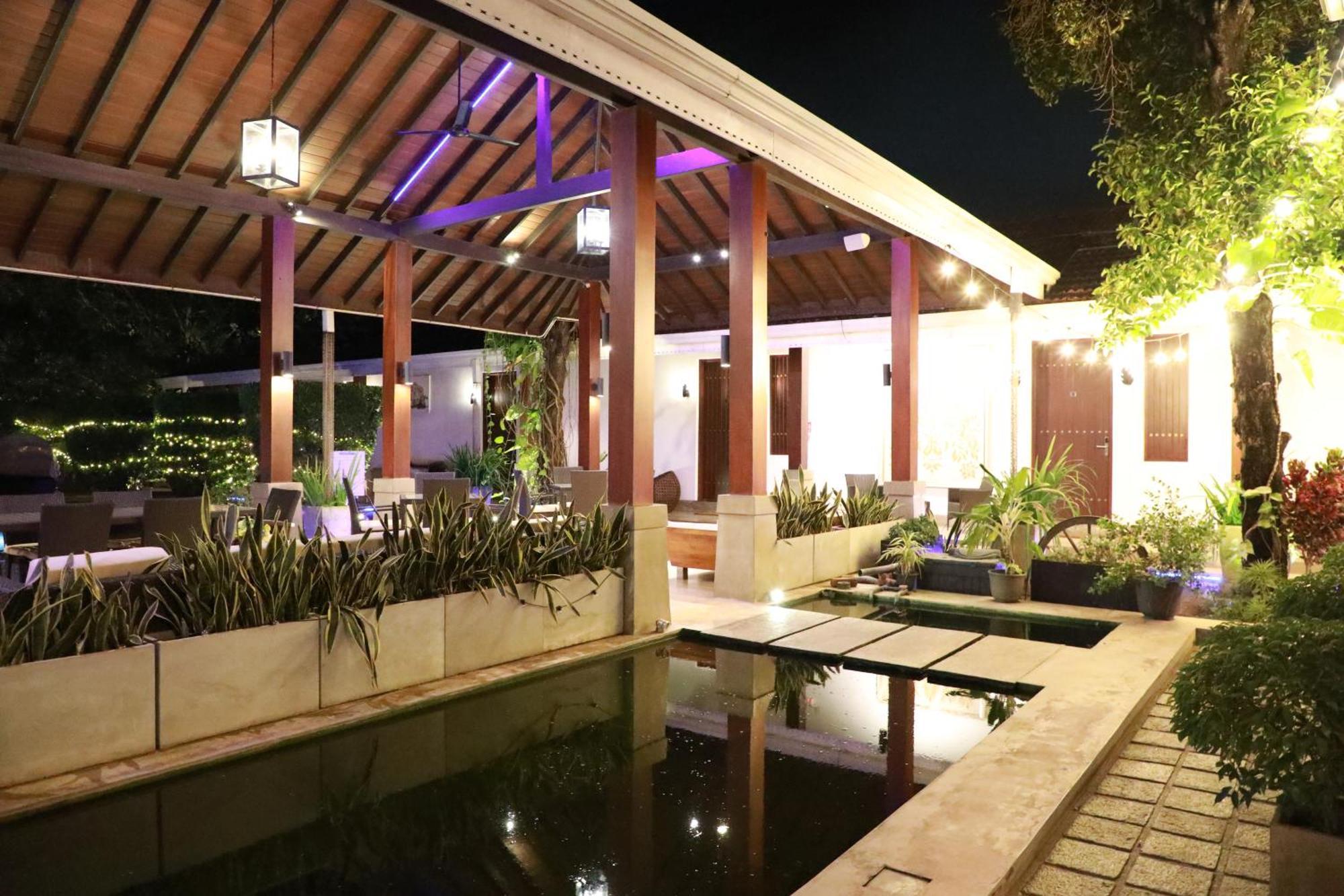 Swanee Grand Hotel Negombo Exterior photo
