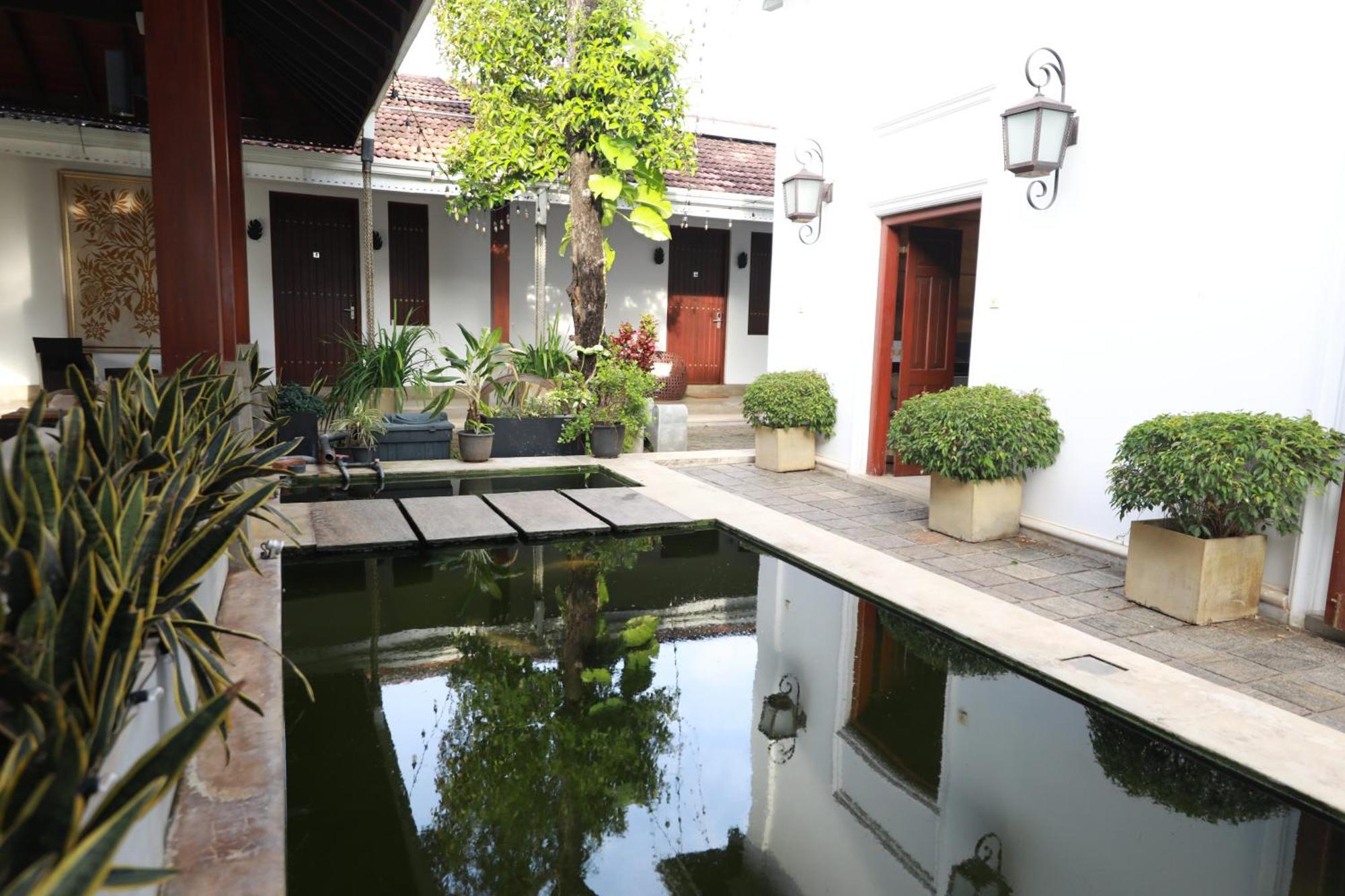 Swanee Grand Hotel Negombo Exterior photo